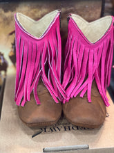 Load image into Gallery viewer, Baby Boots/ Western Fringe
